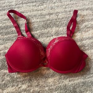 Red lace push-up bra